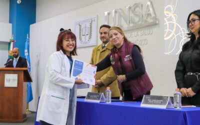 Entrega la Doctora Macarena Montoya Olvera reconocimientos a la excelencia académica a estudiantes de la rama de la salud